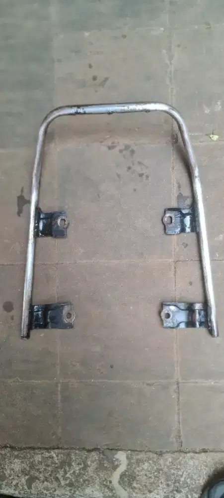 Behel besi belakang Motor Astrea Grand Bulus 93