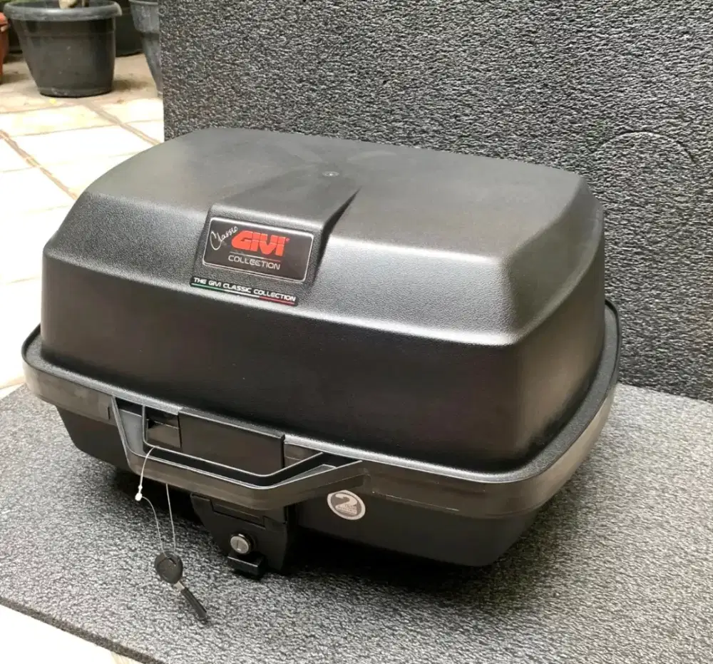 Box givi e20 muat 2 helm box only tanpa baseplate