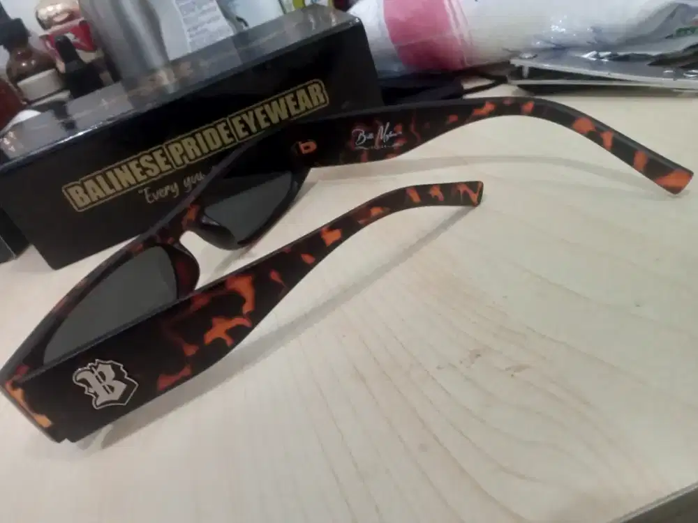 Kacamata locs bulls