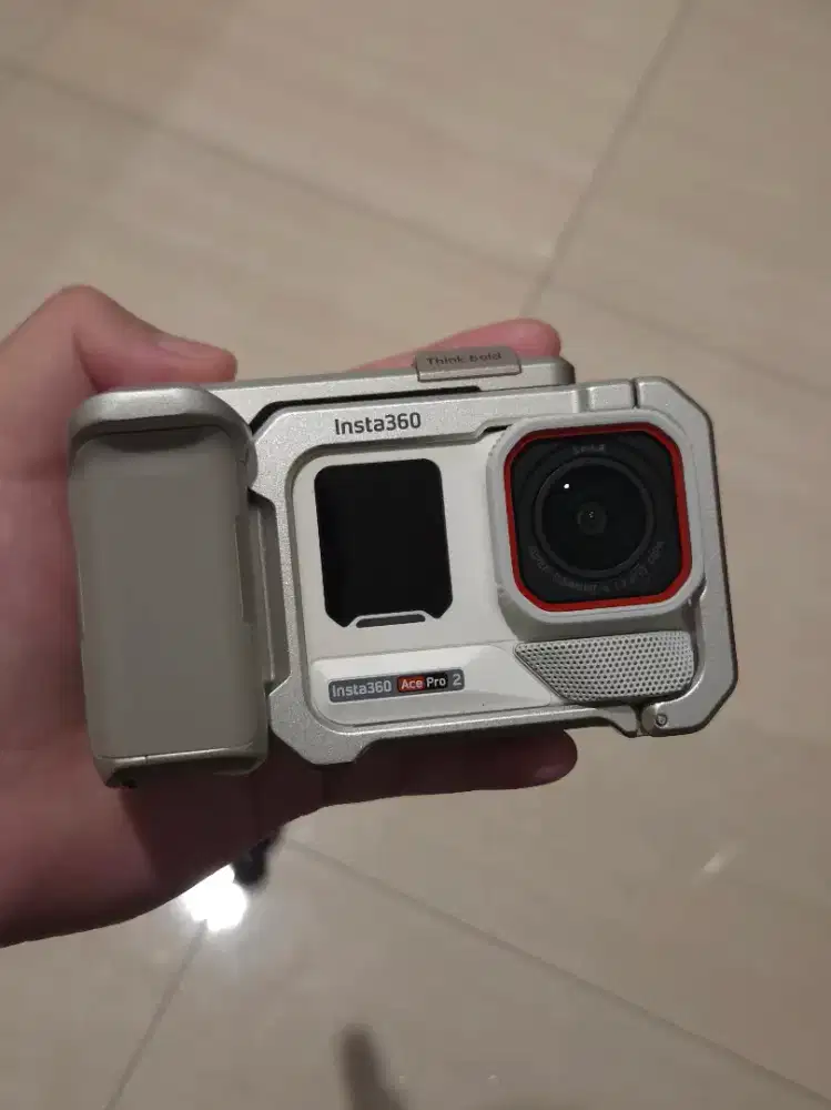 Insta360 Ace Pro 2 Xplorer Bundle Arctic White