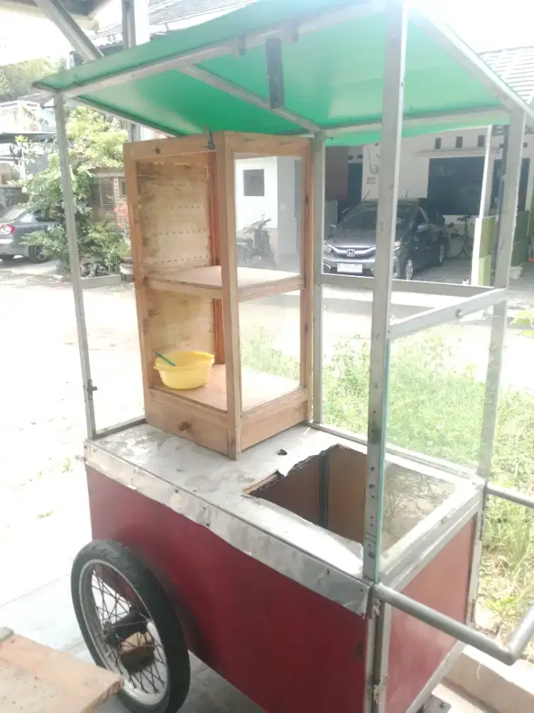 Gerobak bakso dan bubur ayam