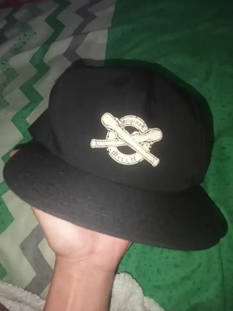 Topi pukul rata merch