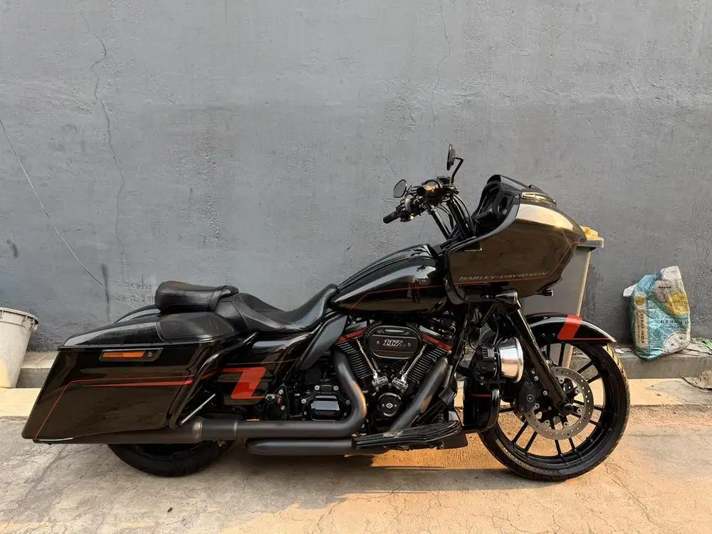 Harley Davidson Road Glide CVO 2018