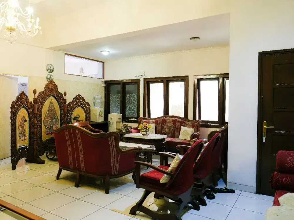Dijual Rumah Semi Furnished di Sayap Jalan Riau Bandung