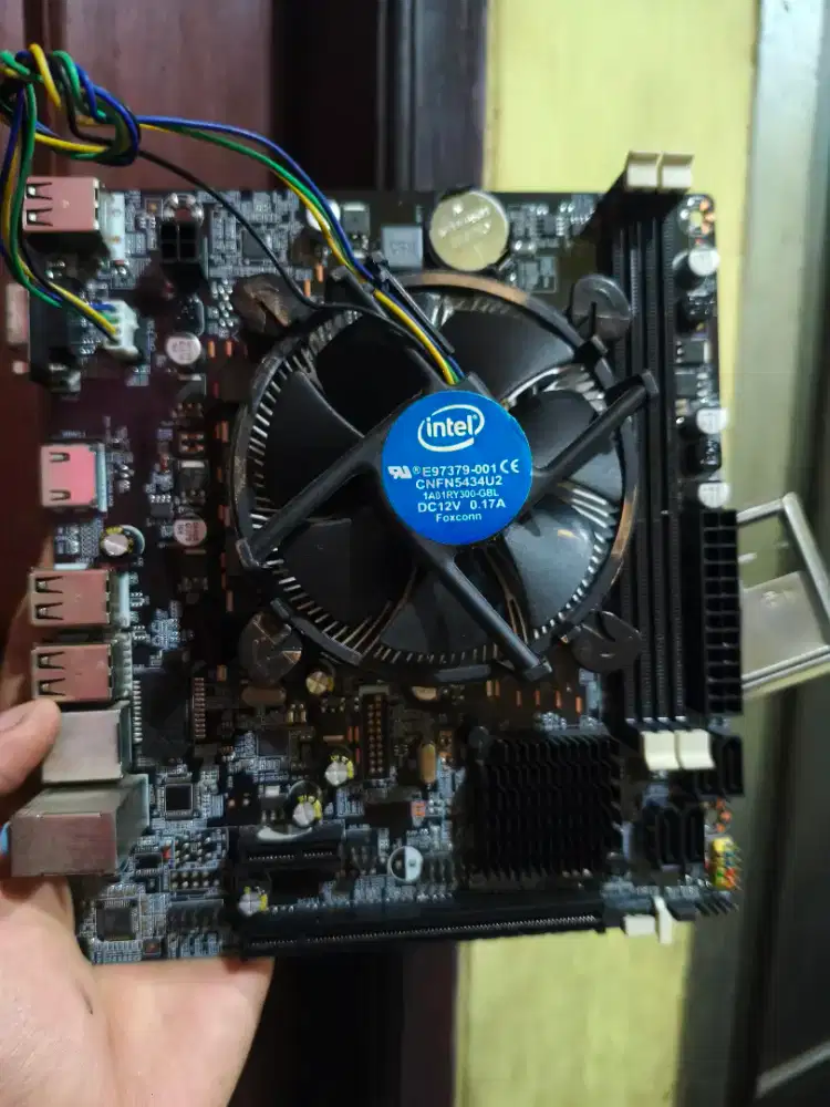 Motherboard Sun H61 + Proci I5 gen 3 + mulus normal.