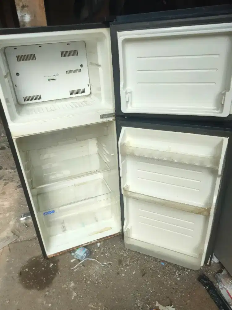 Kulkas Sharp 2 pintu