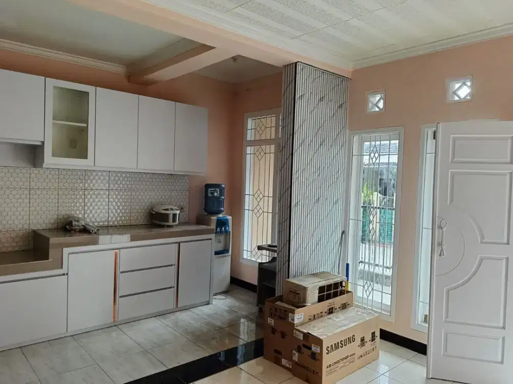 Dijual Rumah 2 Lantai Semi Furnished di Taman Cibaduyut Indah