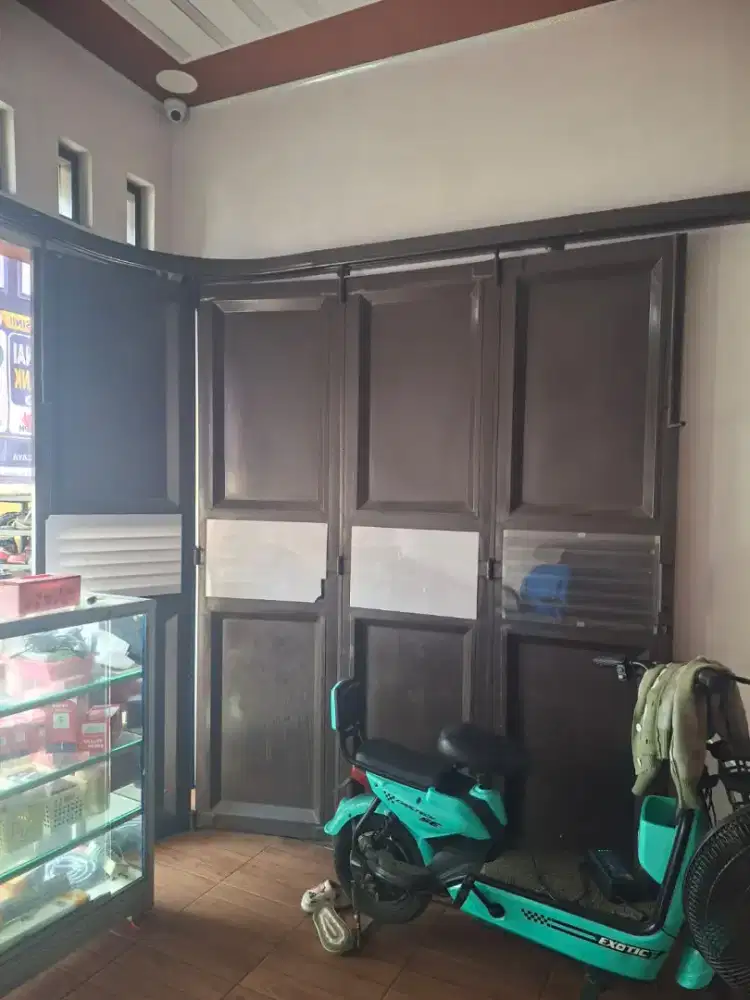 Pintu besi, puntu gerbang sleding
