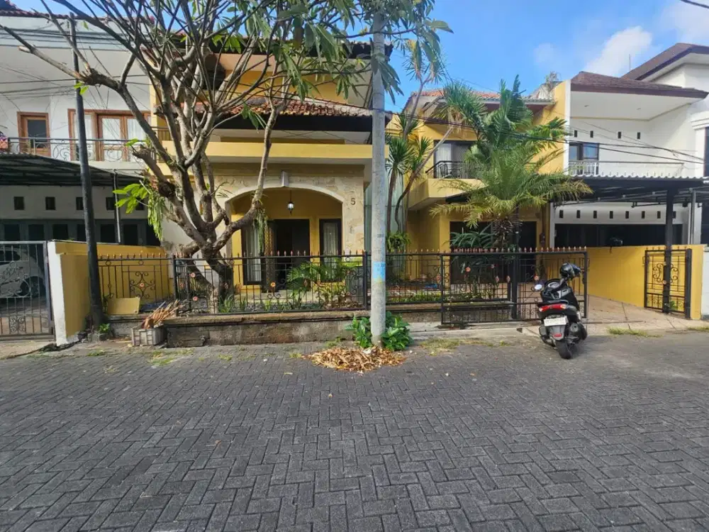 Dijual Rumah 2 Lantai Renovasi Total di Graha Renon Denpasar, 4 KT SHM