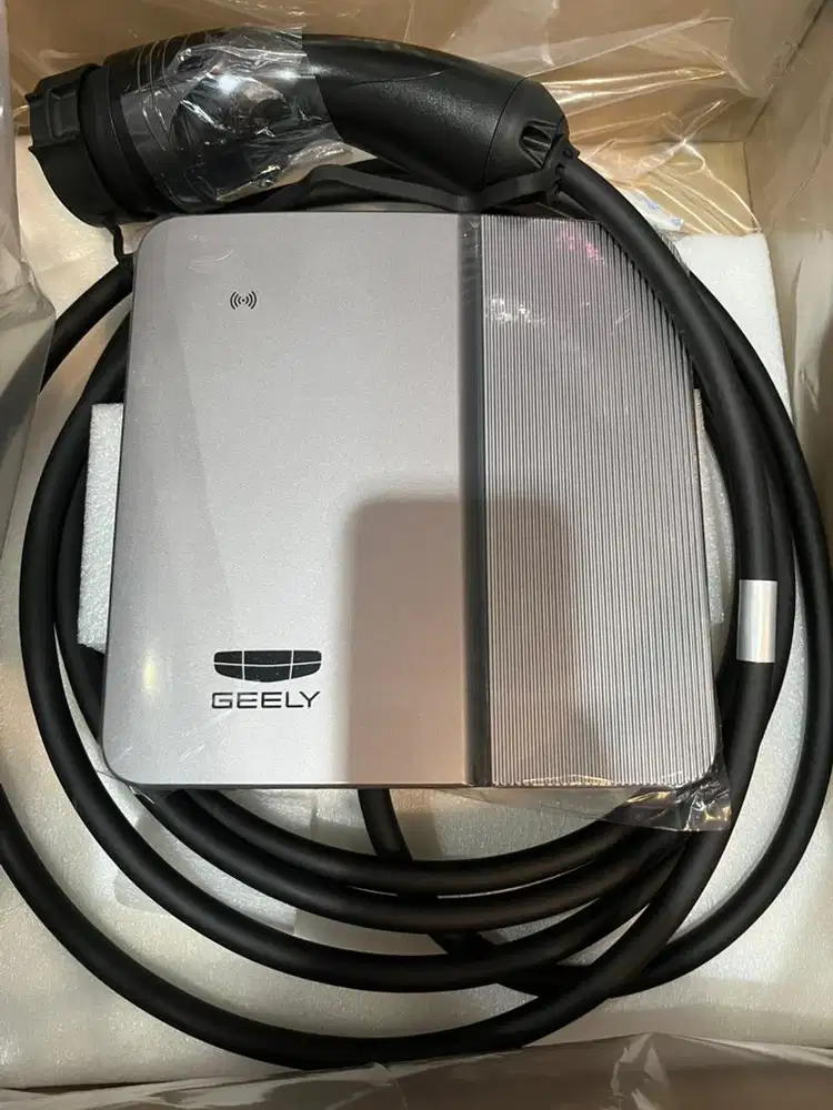 Wall charger EV 7 kW OEM Geely