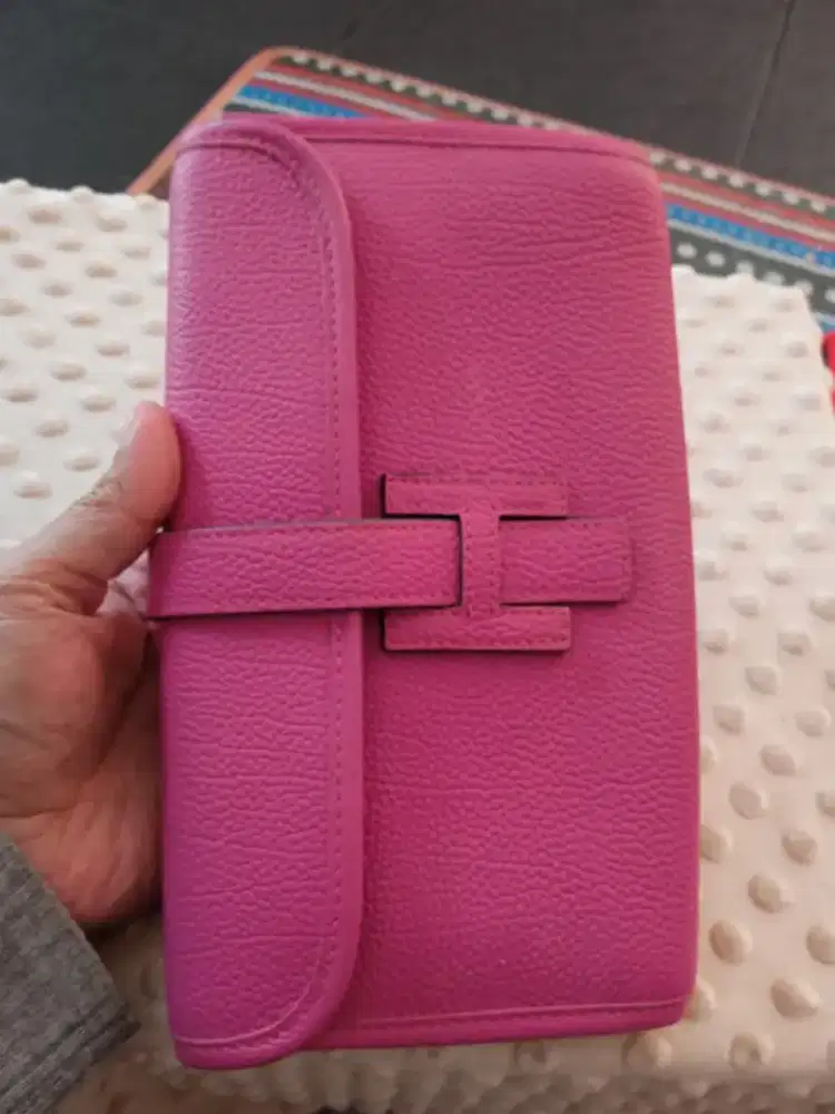 Dompet brand preloved