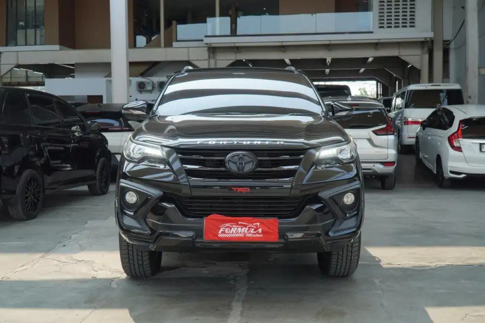 Toyota Fortuner VRZ TRD AT 2020 Hitam