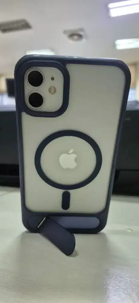 IP 11 BASIC WARNA PUTIH MULUS