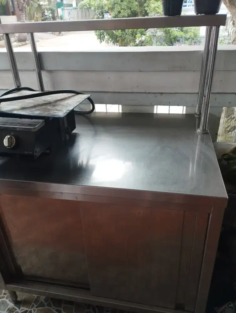 Meja Lemari Stainless
