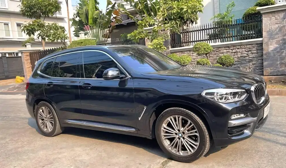 BMW X3 2019 panoramic sunroof odo 14rb rec BMW pjk agustus 2027