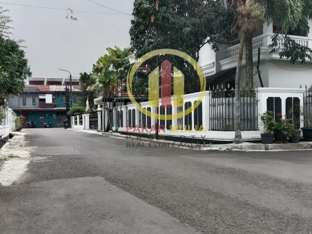 Rumah Lama Terawat Sayap Turangga Buah Batu