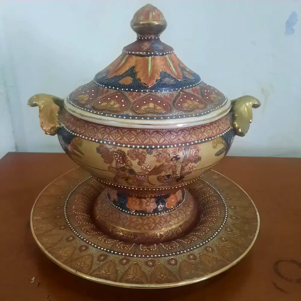 Pajangan Keramik Jumbo Antik (Set Lengkap)