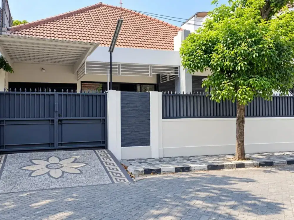 RUMAH SECOND PERUMAHAN MANYAR DEKAT UNAIR DAN GALAXY MALL