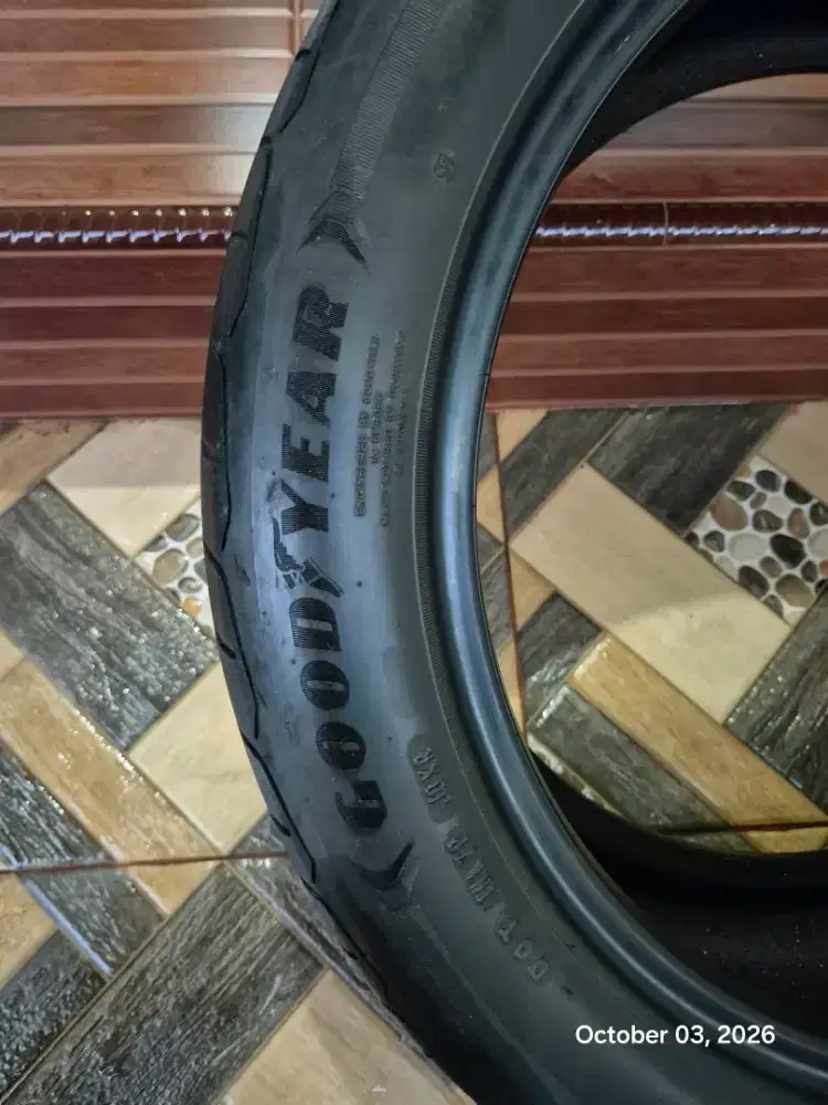 Ban Goodyear 205/50 R17