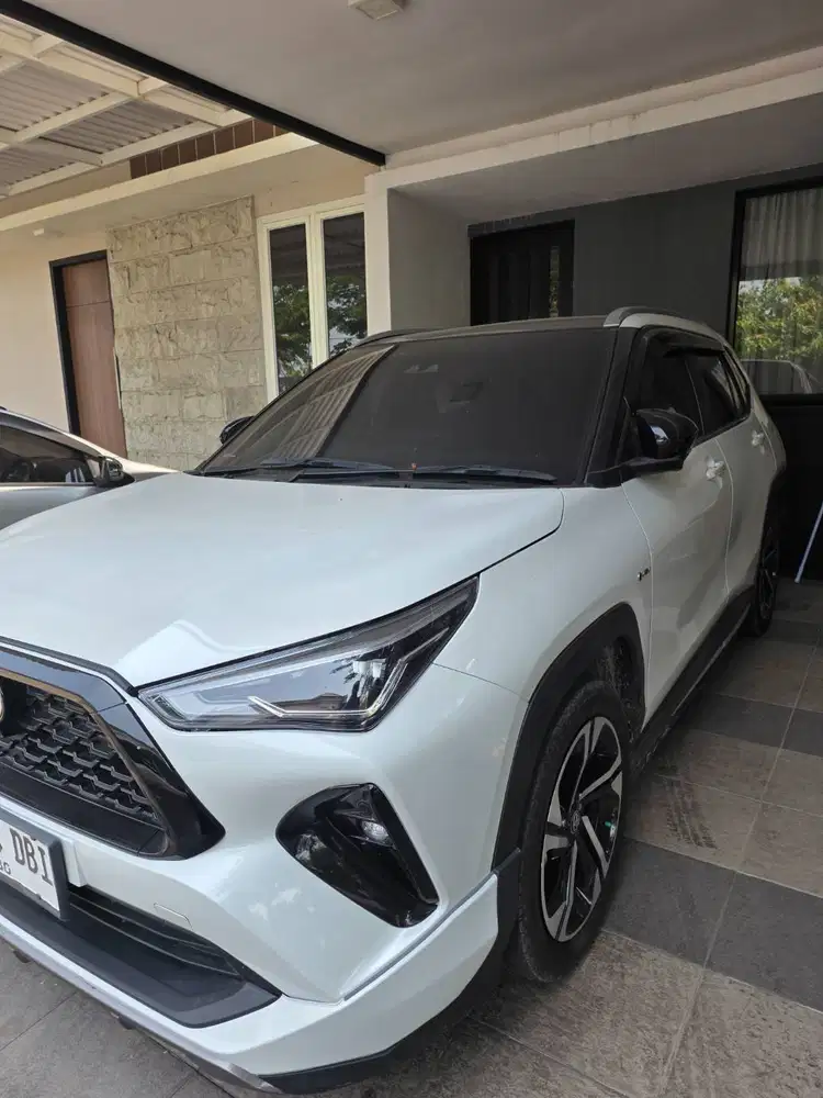 Yaris Cross 2025 Warna Putih Premium