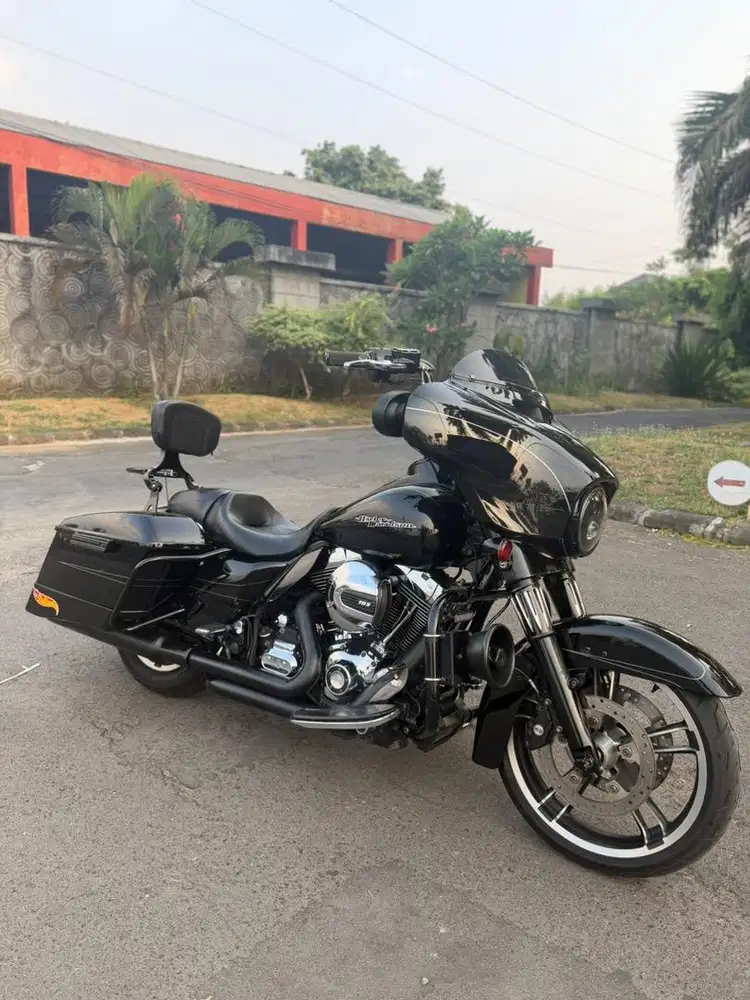 Harley davidson street glide special milik pribadi