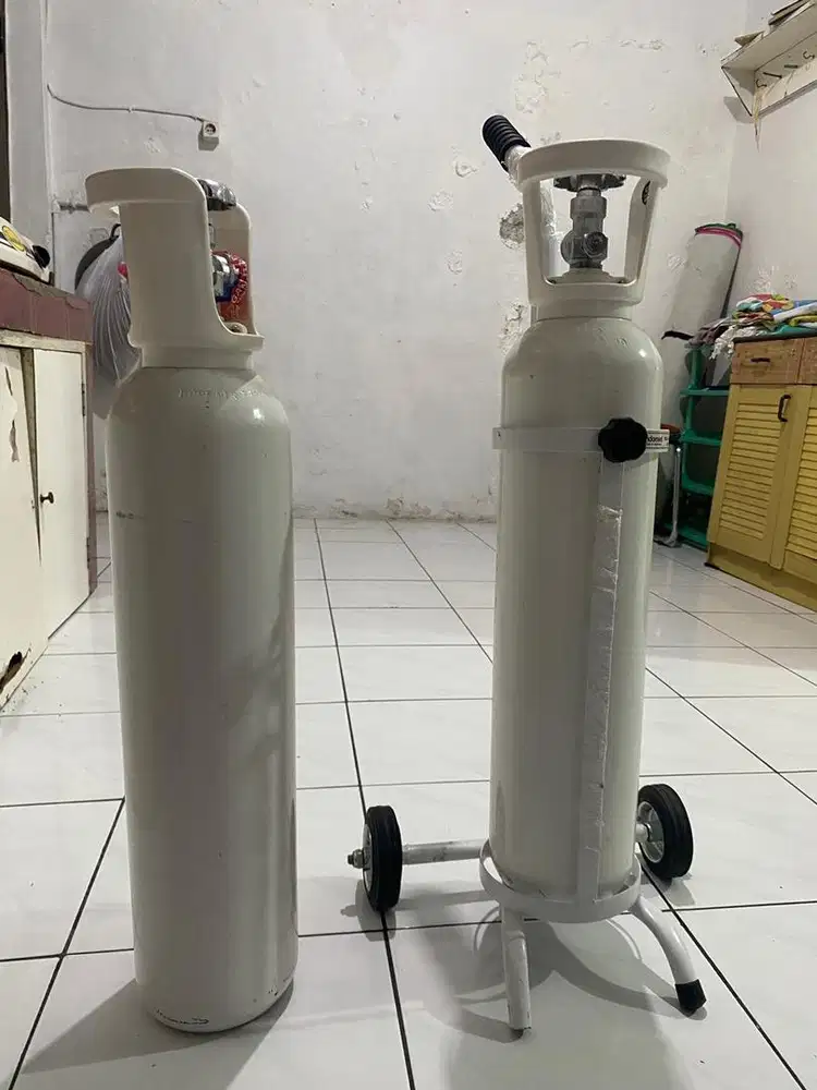 Jual 2 Tabung Oksigen Medis 1 m³ + Troli – Masih Berisi Oksigen