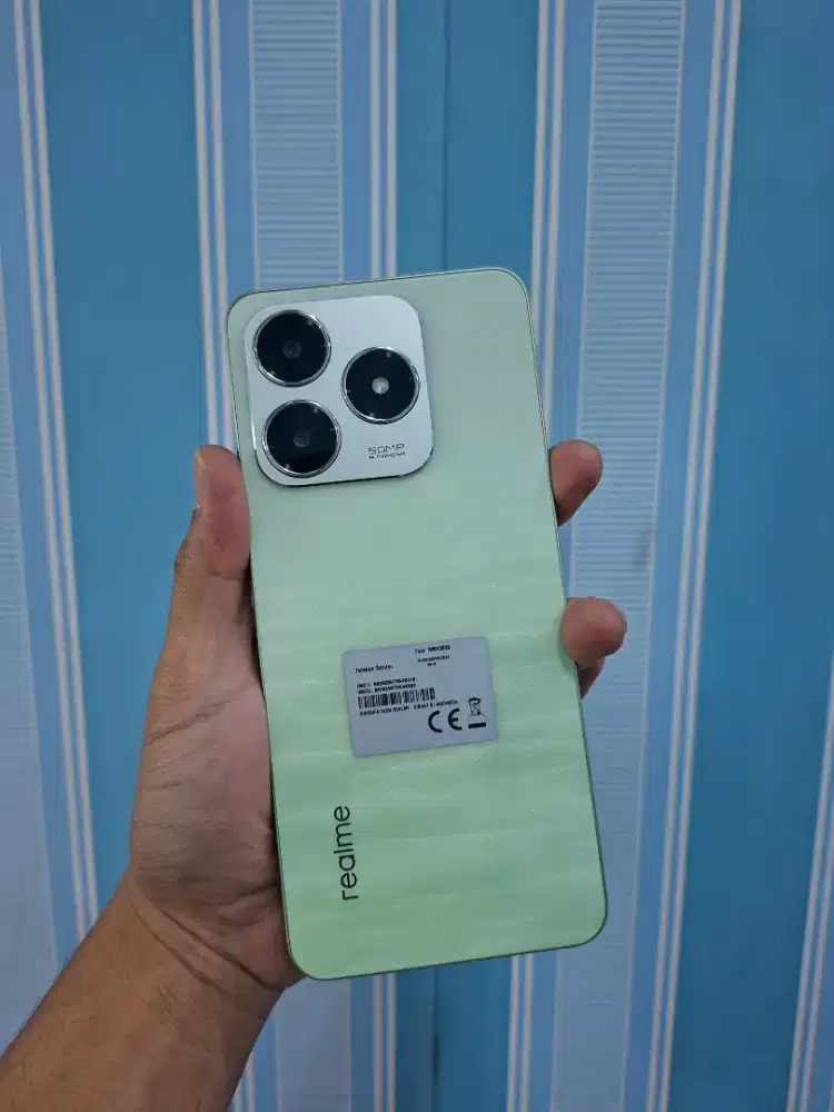 Realme c63 6/128gb