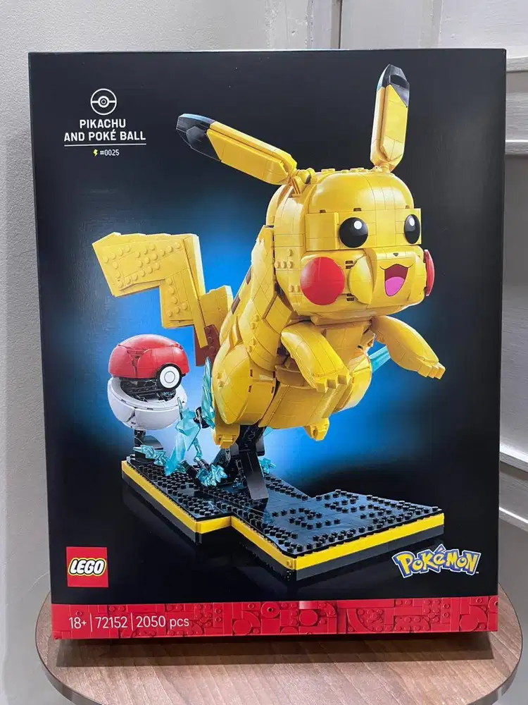 LEGO 72152 Pokémon Pikachu and Poké Ball