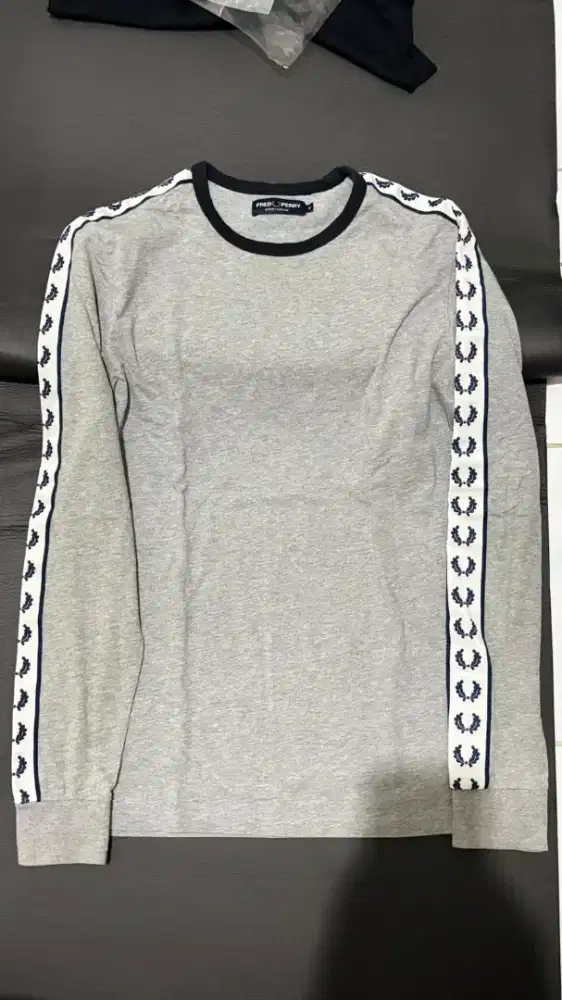 Baju lengan panjang fred per*y
