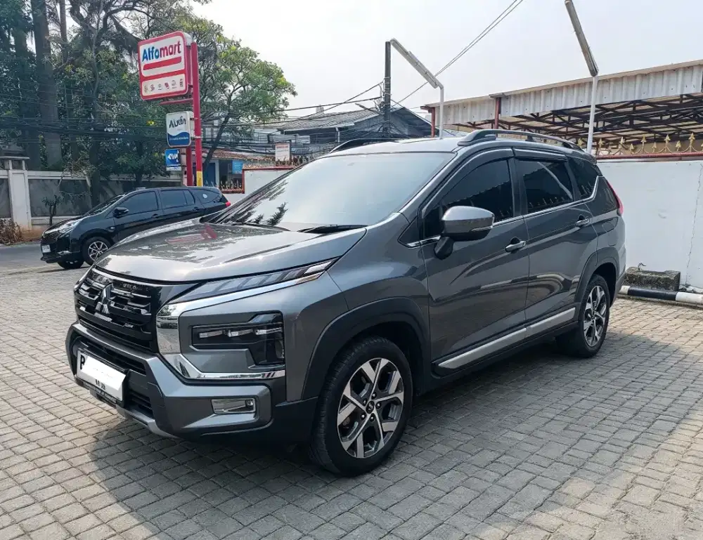 Mitsubshi Xpander Cross Premium Package 2023 AT Tgn Pertama
