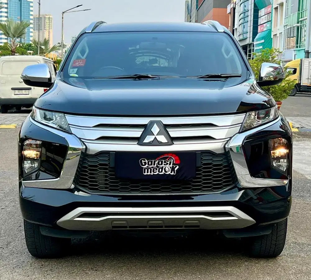 Mitsubishi Pajero Sport Exceed 4x2 2022 Antik Low KM Murah Bekas Genap
