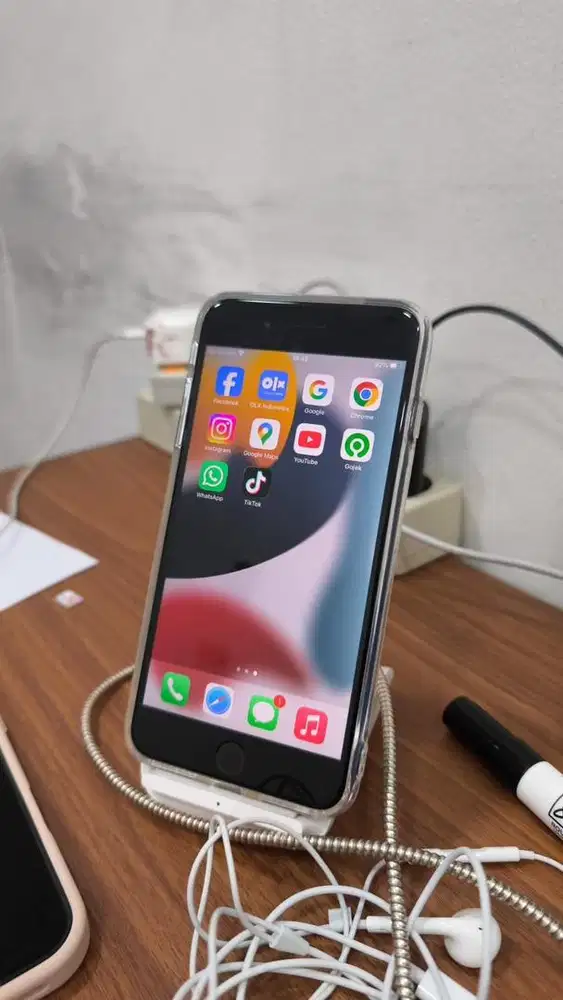 iPhone 7 plus 128 ibox bh 87 like new