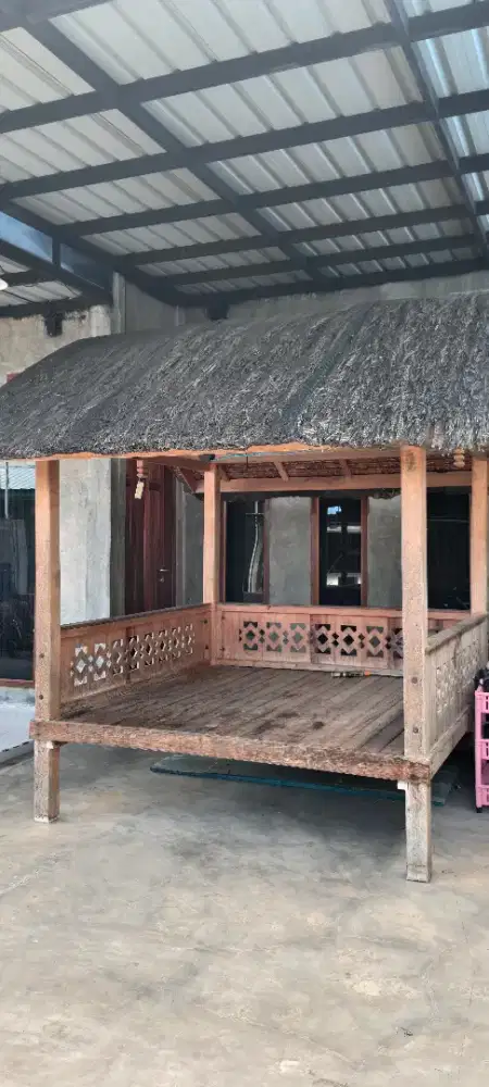 Dijual 1 unit balee 2X2 M lengkap krey penutup