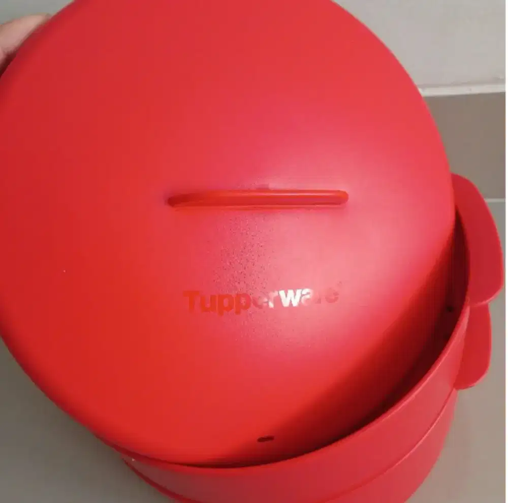 kukusan Tupperware