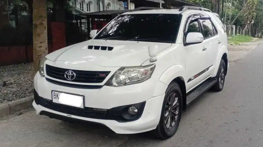 Toyota Fortuner VNT TRD 2014 Automatic Putih