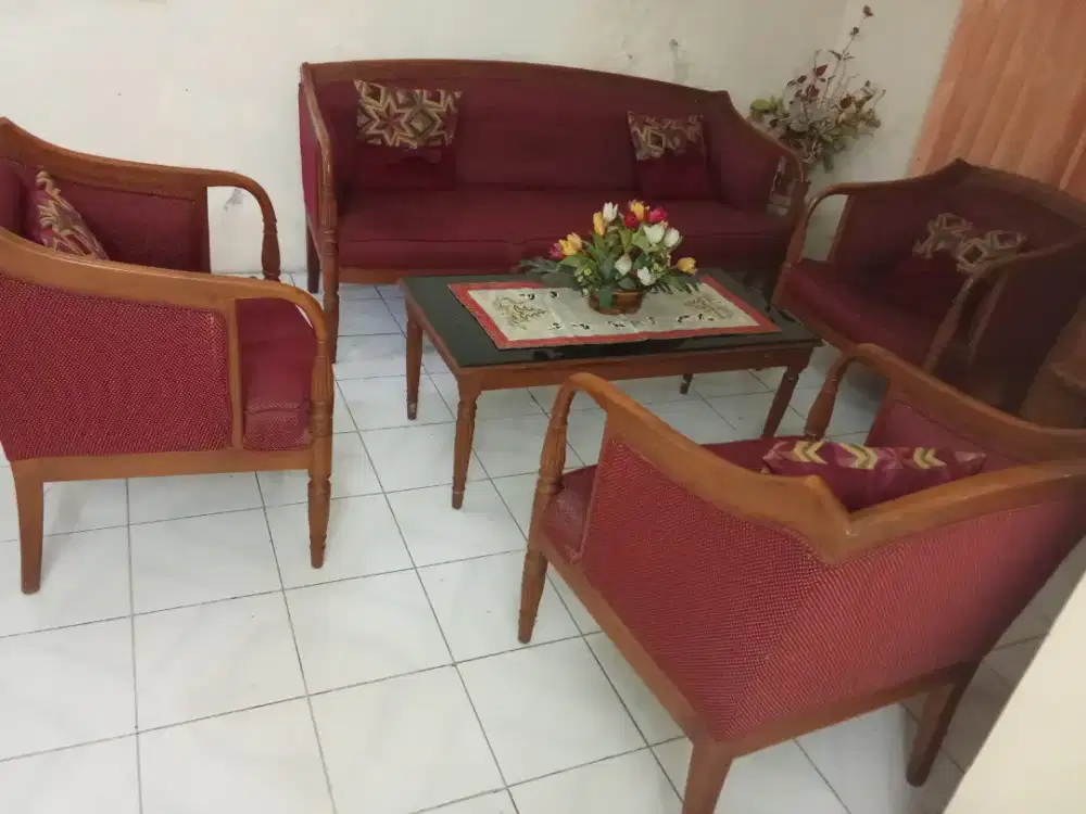 Sofa tamu (1 set meja, kursi)