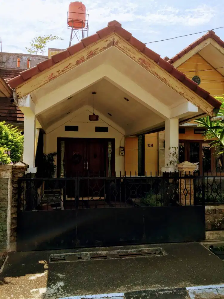 Rumah Keluarga Nyaman 3 Kamar Tidur di Lingkungan Tenang
