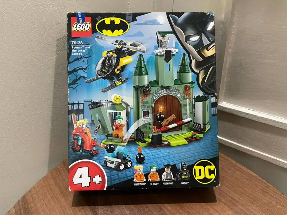 LEGO DC 76138 Batman and The Joker Escape