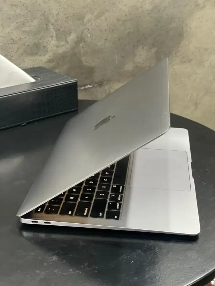 MACBOOK AIR 2018 8/128Gb iBox!