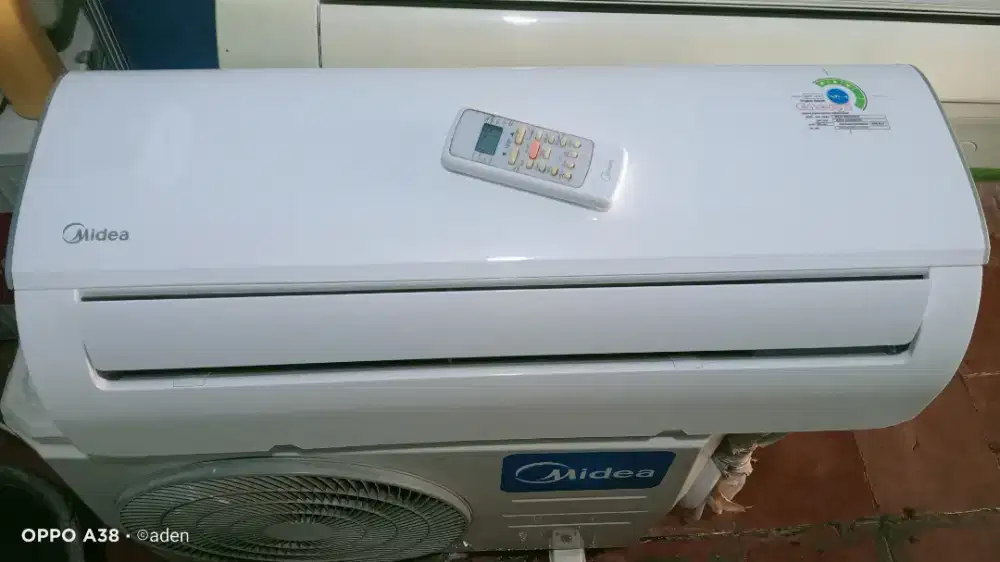 AC Midea 1/2pk /bisa tukar tambah