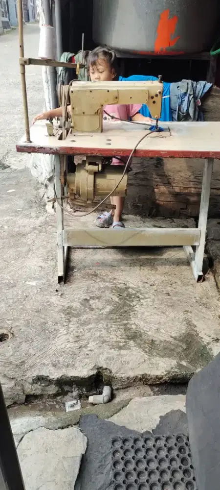 Mesin jahit/mesin/alat jahit/peralatan jahit