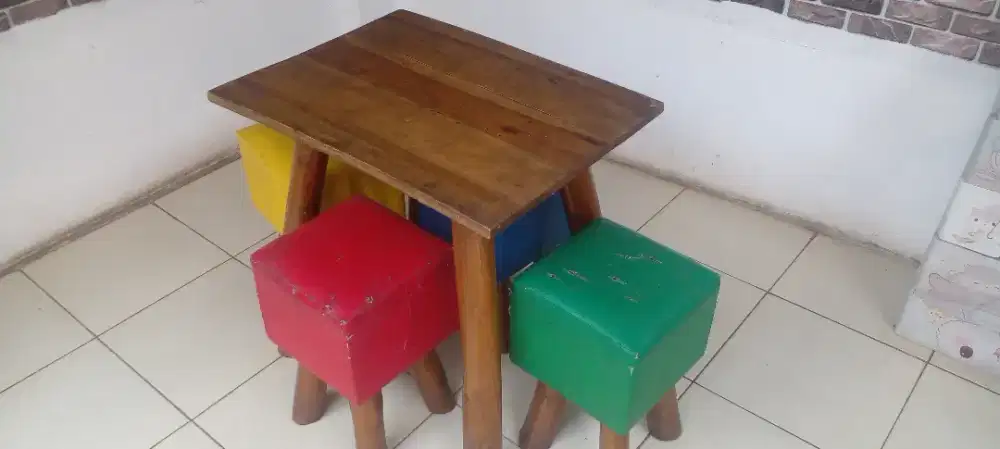 Meja cafe aesthetic murah