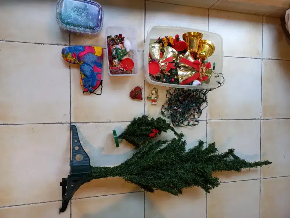 Jual Pohon Natal Murah 110 cm + Ornamen Lengkap