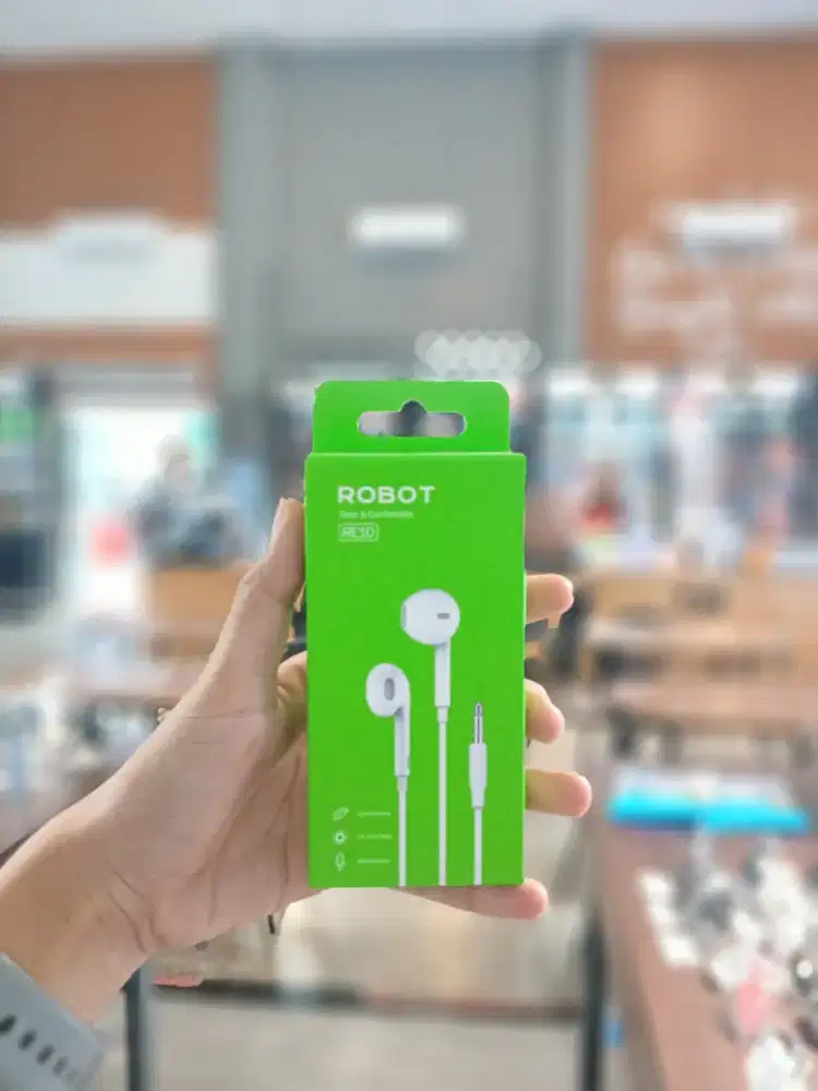 ROBOT RE10 Semi In-Ear Clear dan Comfortable Wired Headset