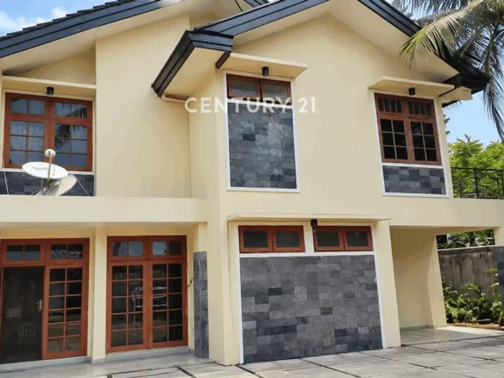 Dijual Rumah Lokasi Strategis Di Dekat PIM 1 Dan 5