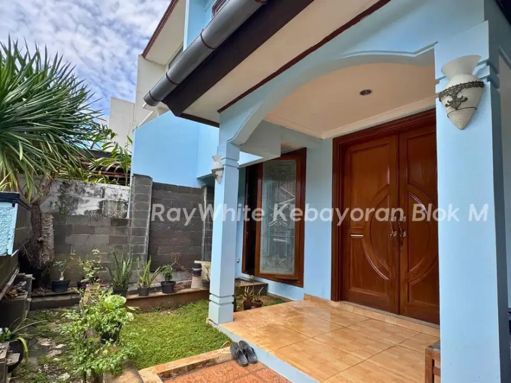 Dijual Rumah 3 lantai di Pondok Indah - Jakarta Selatan