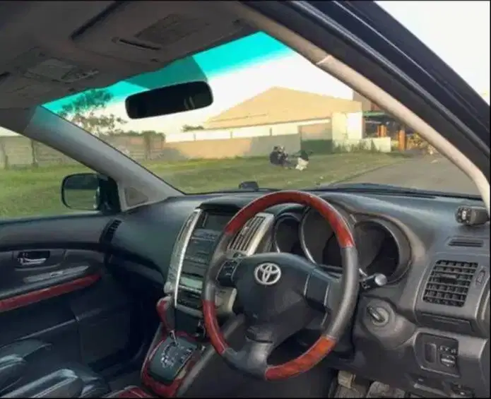 Toyota Harrier Tahun 2009 Type paling tinggi Automatic