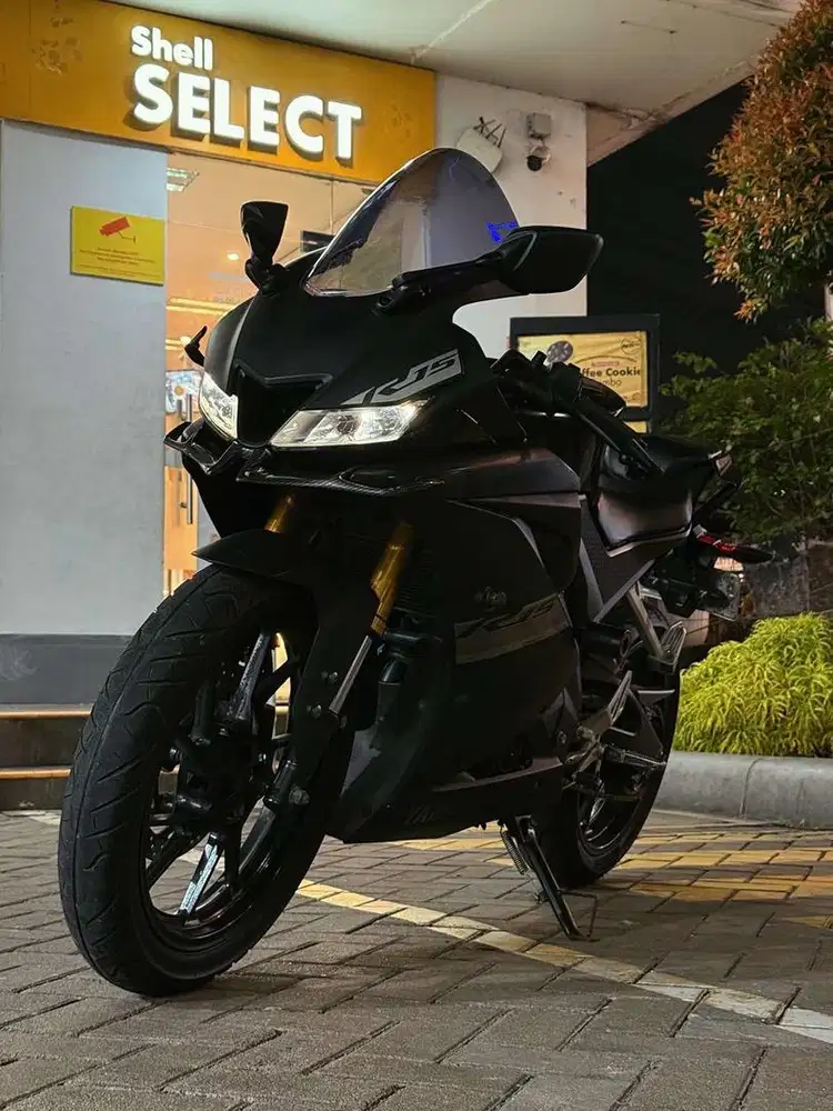 Motor R15 V3 2021 [ Hitam ]