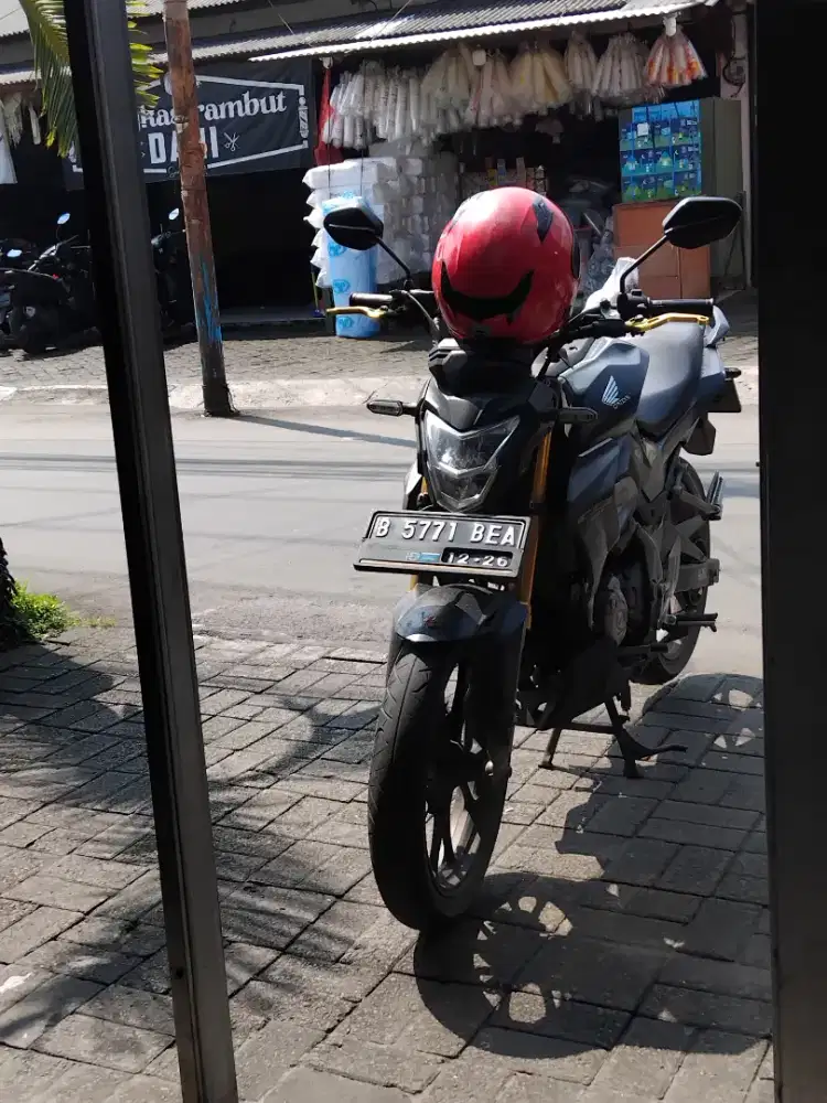 Jual motor seken motor CB 150 R tahun 2021