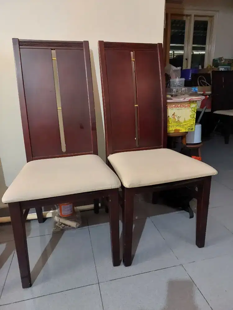 Dijual kursi bekas, 1= 500 ribu.